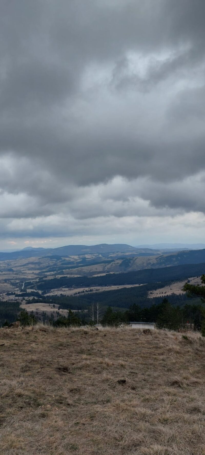 pogled sa vidikovca kraljev sto na divcibarima