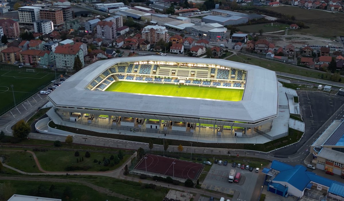 Prikaz stadiona u Loznici dronom