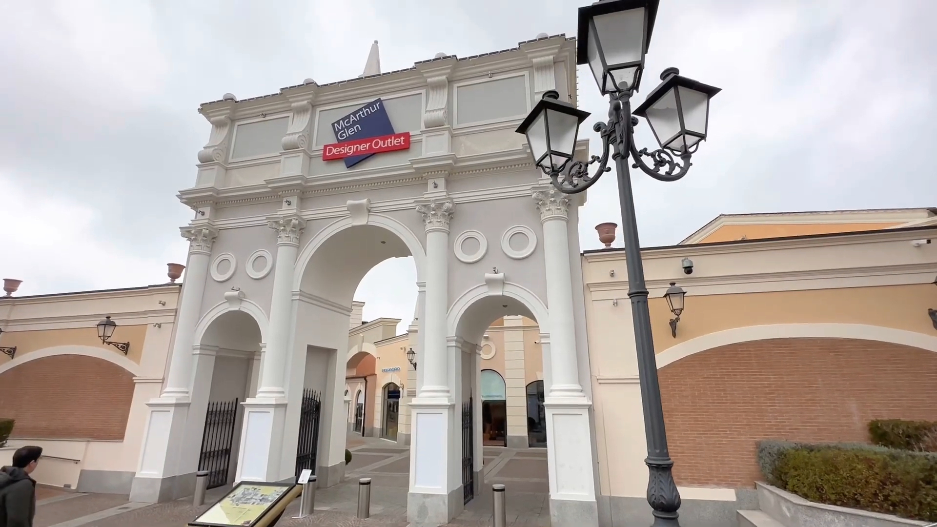 Castel Romano Outlet rome